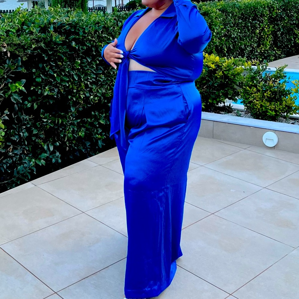 Blue set, Fashion to Figure